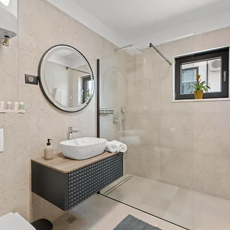 Alex Luxury Apartments 1 Rovigno Esterno foto