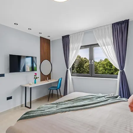 Alex Luxury Apartments 1 Rovigno Esterno foto